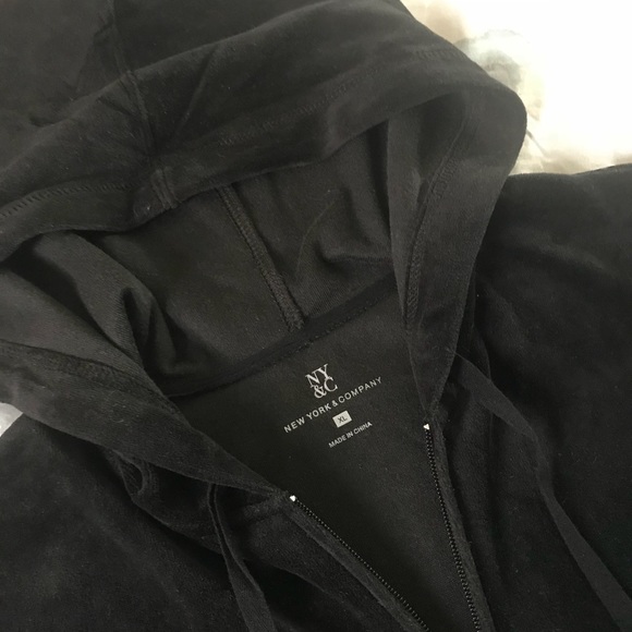 Black Velour TrackSuit Set - Picture 3 of 6